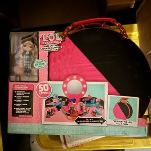 L.O.L. Surprise! Hair Salon Set  50 surprises exclusive mini jk fashion doll